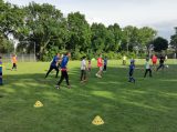 Laatste training S.K.N.W.K. JO9-1 van seizoen 2021-2022 (partijtje tegen de ouders) (53/71)